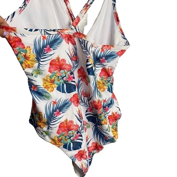 SHEIN Plus Size‎ 4XL One Piece Bathing Suit Floral Tropical Gold Hardware Belt - Picture 7 of 9